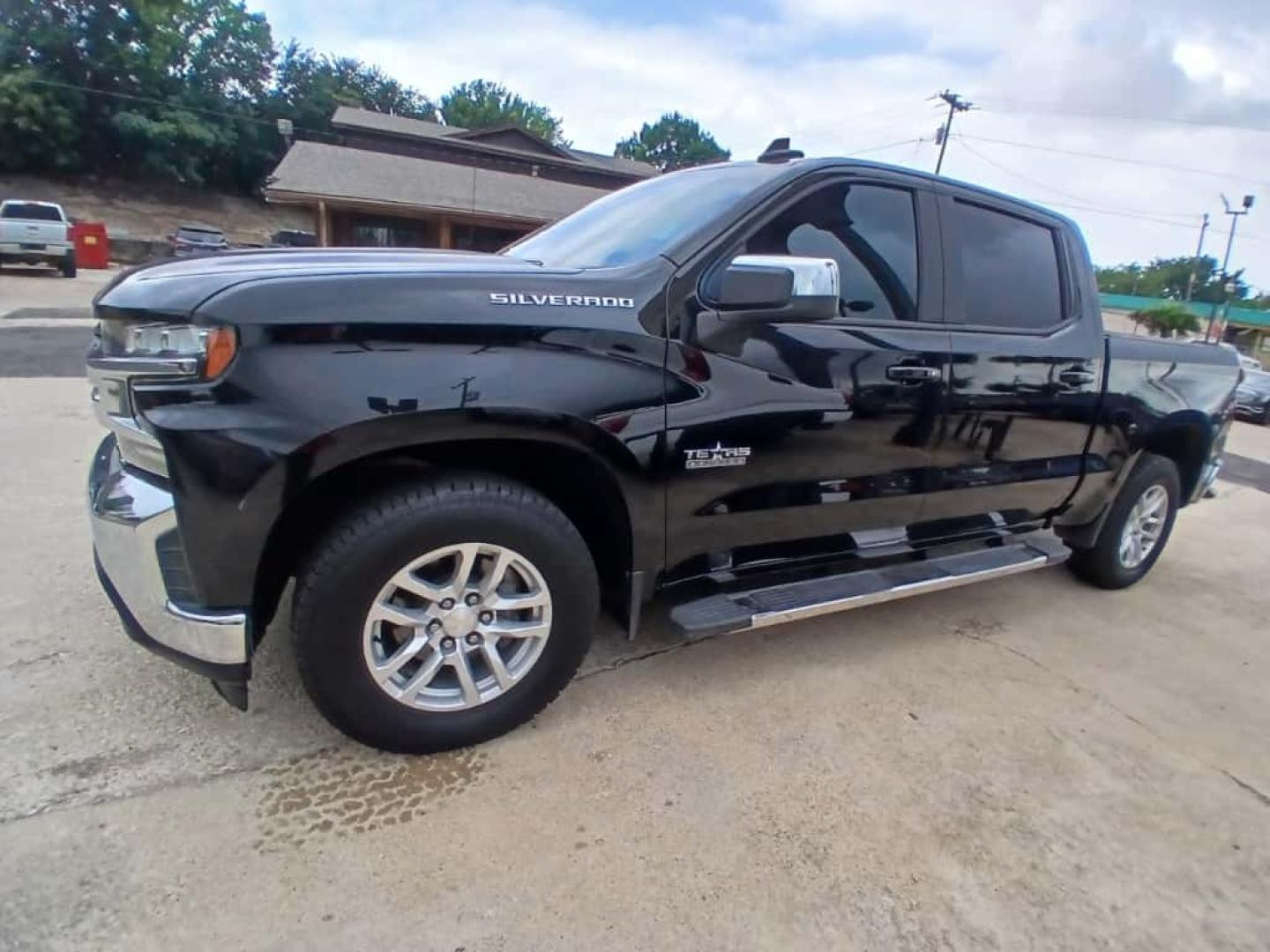 2019 Black Chevrolet Silverado 1500 LT Crew Cab 2WD (1GCUWCED1KZ) with an 5.3L V8 OHV 16V engine, 6A transmission, located at 945 E. Jefferson Blvd, Dallas, TX, 75203, (214) 943-7777, 32.752514, -96.811630 - Photo#0