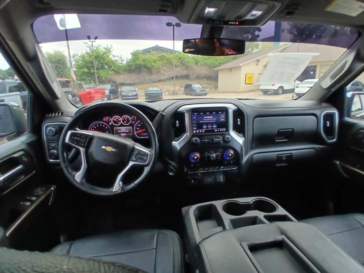 2019 Black Chevrolet Silverado 1500 LT Crew Cab 2WD (1GCUWCED1KZ) with an 5.3L V8 OHV 16V engine, 6A transmission, located at 945 E. Jefferson Blvd, Dallas, TX, 75203, (214) 943-7777, 32.752514, -96.811630 - Photo#4