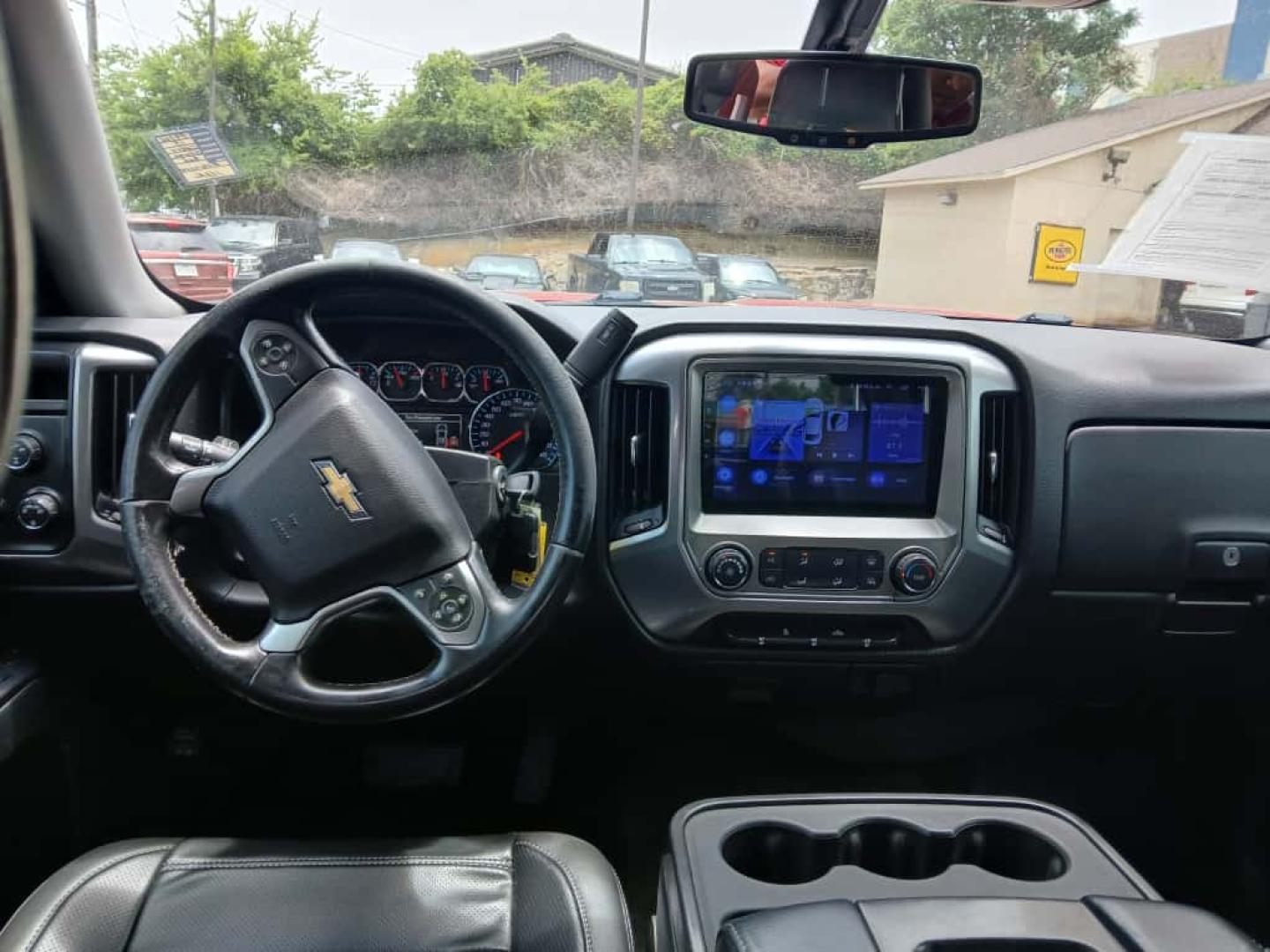 2015 Red Chevrolet Silverado 1500 LT Crew Cab 4WD (3GCUKREC4FG) with an 5.3L V8 OHV 16V engine, 6-Speed Automatic transmission, located at 945 E. Jefferson Blvd, Dallas, TX, 75203, (214) 943-7777, 32.752514, -96.811630 - Photo#4