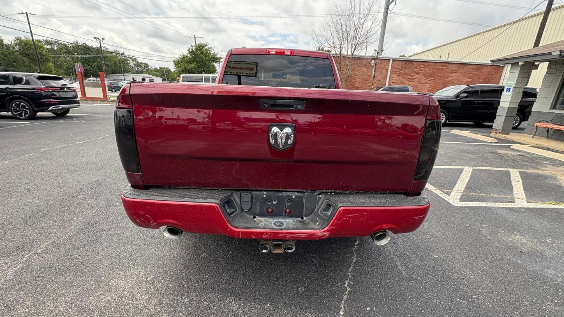 2018 Red RAM 1500 Tradesman Quad Cab 4WD (1C6RR7FG3JS) with an 3.6L V6 DOHC 24V FFV engine, 8A transmission, located at 945 E. Jefferson Blvd, Dallas, TX, 75203, (214) 943-7777, 32.752514, -96.811630 - Photo#3