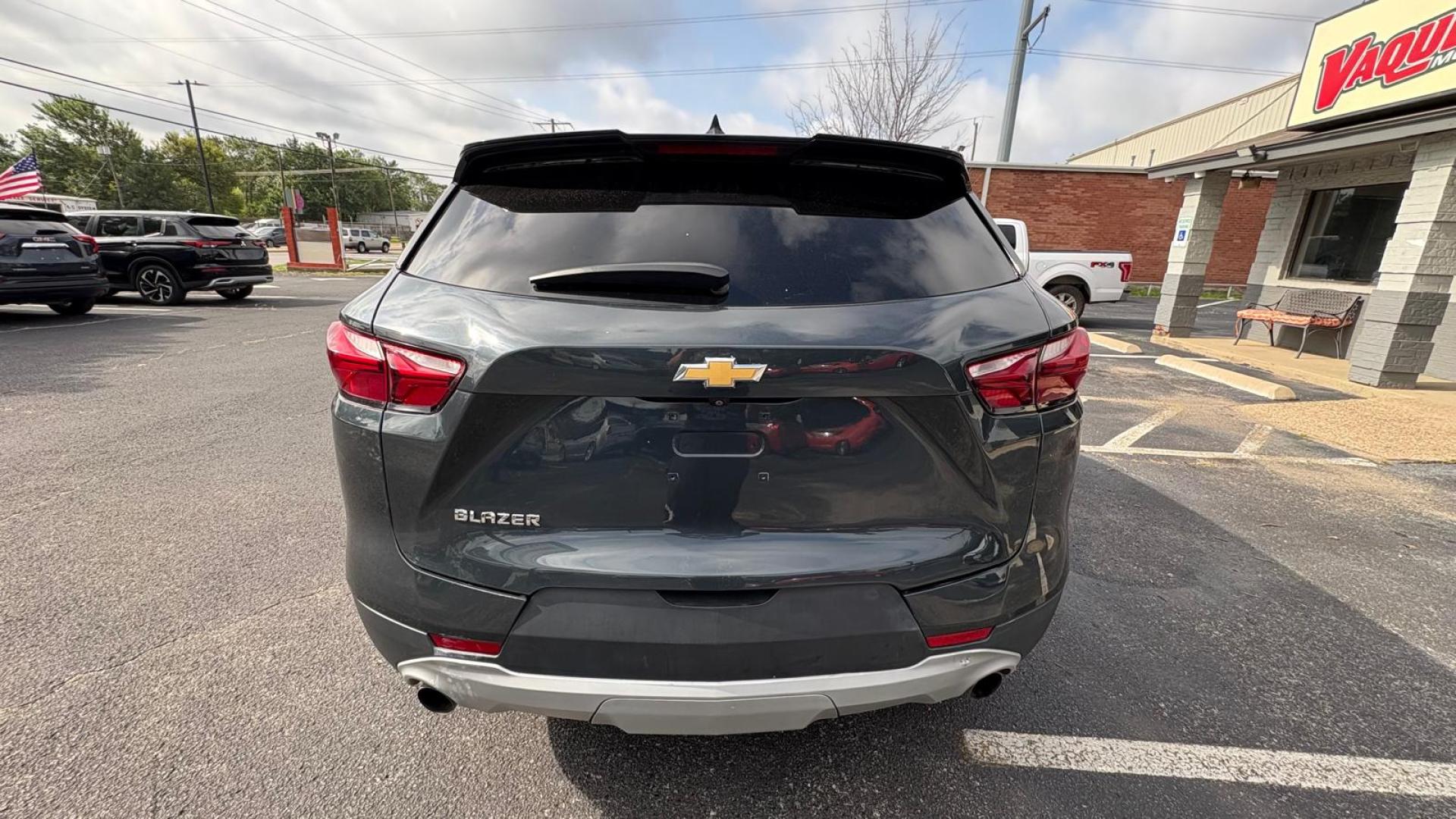 2019 Blue /Black Chevrolet Blazer 1LT (3GNKBBRA5KS) with an 2.5L L4 DOHC 16V FFV engine, 9A transmission, located at 945 E. Jefferson Blvd, Dallas, TX, 75203, (214) 943-7777, 32.752514, -96.811630 - Photo#3