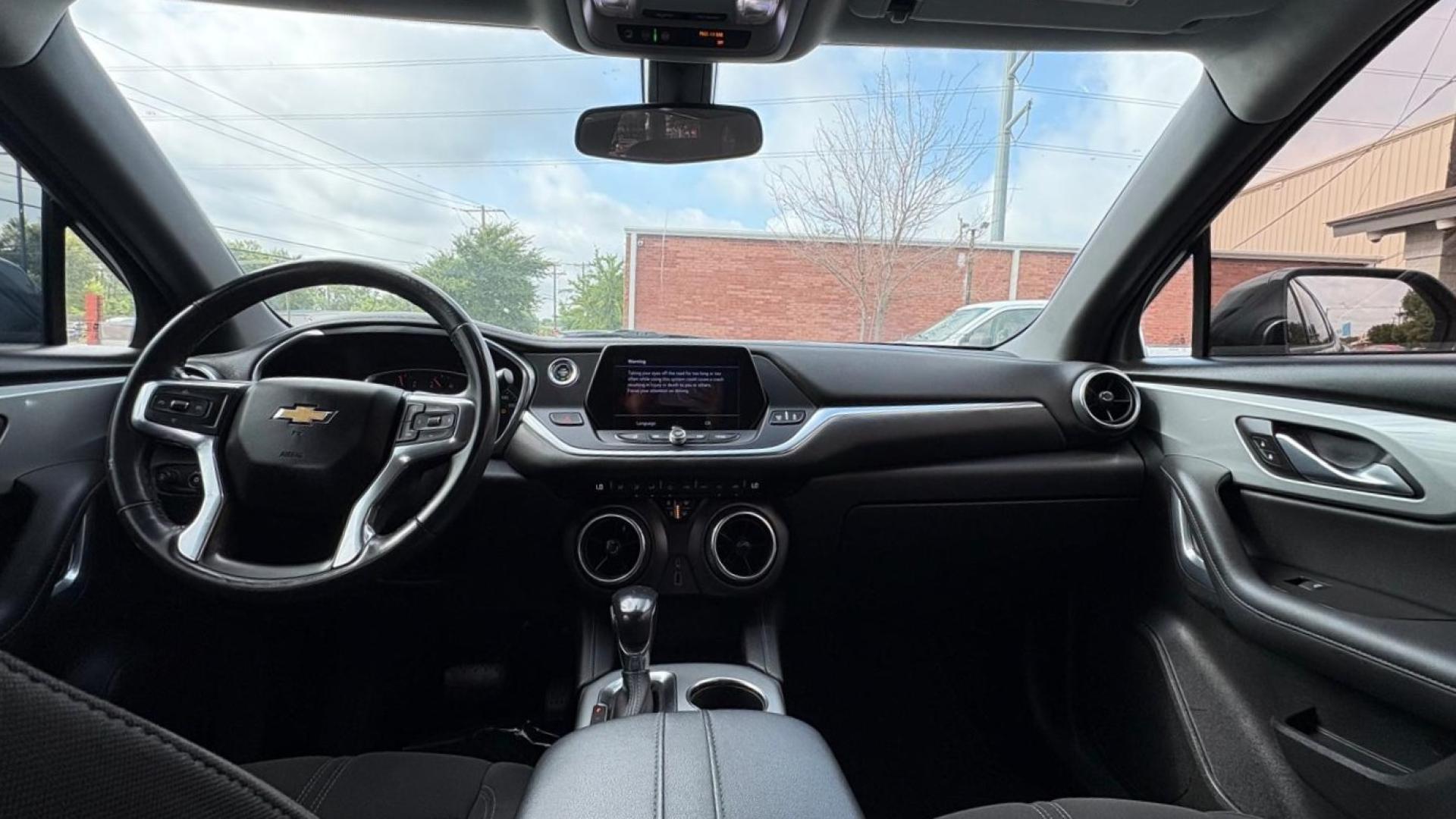 2019 Blue /Black Chevrolet Blazer 1LT (3GNKBBRA5KS) with an 2.5L L4 DOHC 16V FFV engine, 9A transmission, located at 945 E. Jefferson Blvd, Dallas, TX, 75203, (214) 943-7777, 32.752514, -96.811630 - Photo#4