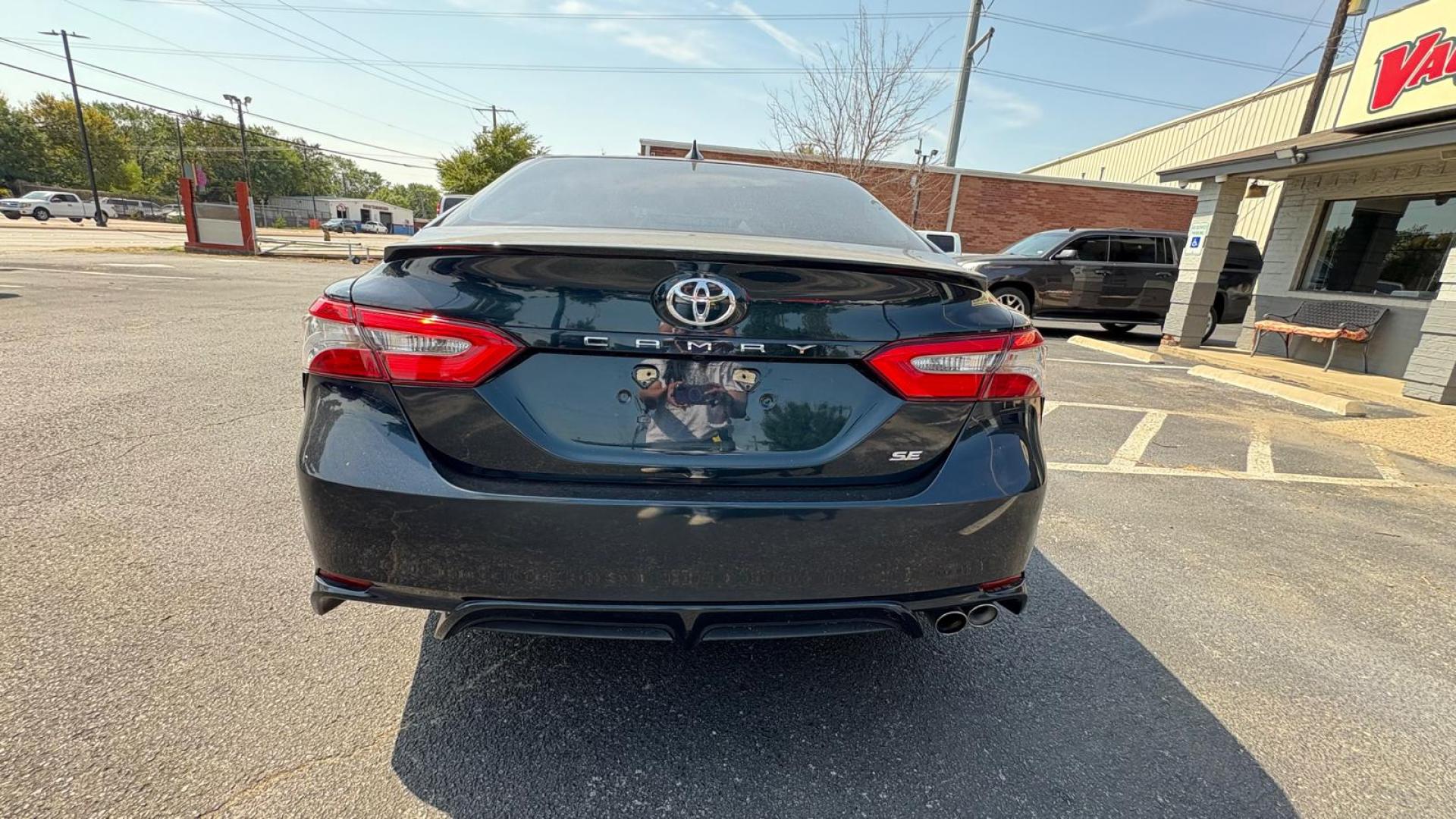 2019 Blue Toyota Camry LE (4T1B11HK2KU) with an 2.5L L4 DOHC 16V engine, 8A transmission, located at 945 E. Jefferson Blvd, Dallas, TX, 75203, (214) 943-7777, 32.752514, -96.811630 - Photo#3