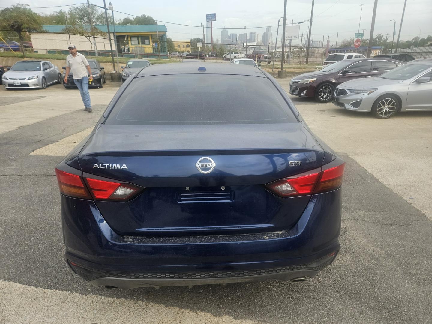 2019 Blue /BLACK Nissan Altima 2.5 SR (1N4BL4CV4KC) with an 2.5L L4 DOHC 16V engine, CVT transmission, located at 945 E. Jefferson Blvd, Dallas, TX, 75203, (214) 943-7777, 32.752514, -96.811630- Photo#2