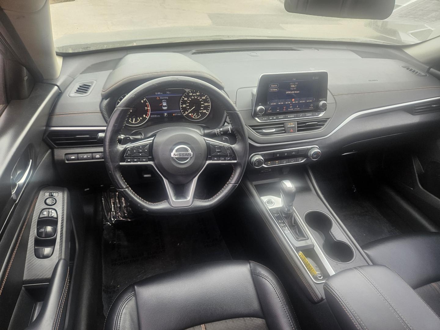 2019 Blue /BLACK Nissan Altima 2.5 SR (1N4BL4CV4KC) with an 2.5L L4 DOHC 16V engine, CVT transmission, located at 945 E. Jefferson Blvd, Dallas, TX, 75203, (214) 943-7777, 32.752514, -96.811630- Photo#3